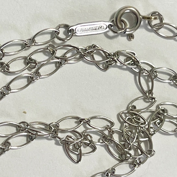 Tiffany & Co. Solid 18k White Gold Diamond Heart Key Necklace Oval Link Chain - Picture 8 of 14
